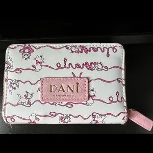 Dani By Danielle Nicole Disney The Aristocats Marie Pink Ribbon Zipper Wallet
